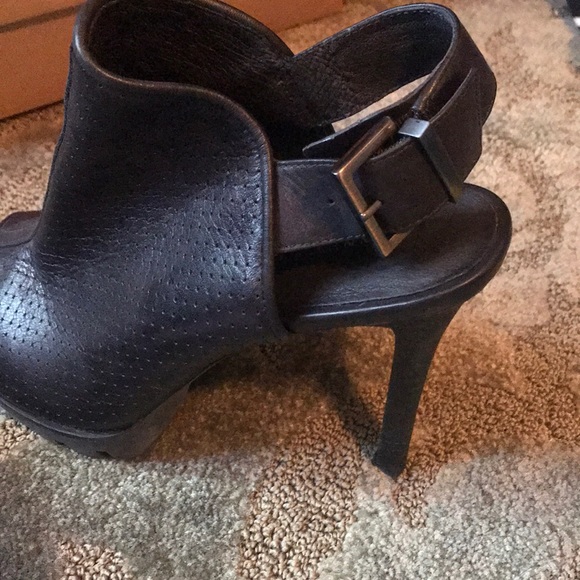 Blk heels - Picture 3 of 6